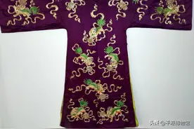 【创建全国文明城市 • 平博展览在线观赏】云看展|《粉墨春秋·五色行头》清代以来传统戏曲服饰展• 武生道袍图片