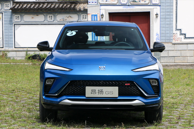 别克官宣：全新轿跑SUV上市，顶配17.89万，1.5T+CVT，7.9秒破百