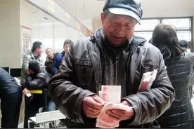 五六十岁退休后，还想出门赚点钱的老人，这5种职业很适合图片