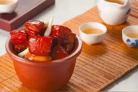 重要提醒！边吃饭边喝茶好？不好？图片