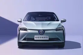 亲媳妇试驾别克微蓝6，销量遥遥领先的它虏获了多少女孩的芳心？图片