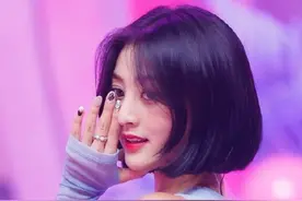 追个星还出家族系列了？现在不是唯一的哥姐，都改叫爸妈了？图片