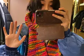 张子枫焉栩嘉互动越扒越多，男方前女友都吃醋了，没少秀恩爱？图片