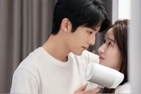 别再讨好！用这 3 个心理学技巧 “提要求”，让女生主动喜欢你图片