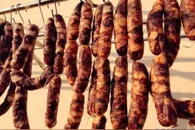 保存香肠时，千万不要直接放冰箱冷冻，多加一步，肉质鲜香口感好图片