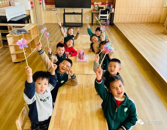 小小的行动,大大的爱!盛文学校幼儿园三八女神节活动纪实