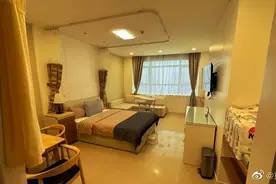 媒体直击胡歌老婆产房！曝胡歌选择皇后套房，套餐费高达22万图片