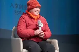 火遍全网的“鹅腿阿姨”，来北大演讲了！图片