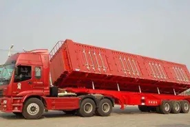 骨架式集装箱侧翻自卸，这种半挂车运粮运沙好装又好卸图片