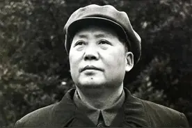 一首诗词背后的故事：毛泽东的《念奴娇·昆仑》图片