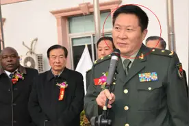 2013年，一名男子冒充军人行骗15年，被捕后：你们没有权利抓我图片