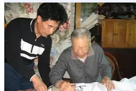 原旅大警备区参谋长——杜博和警卫战士图片