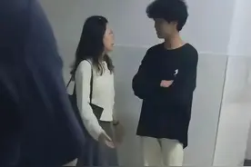 全网热议“6包纸巾”事件校方介入，网友说：建议报警，带上学校图片