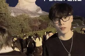 00后入赘50岁富婆获北京四合院和宾利，称是真爱！图片