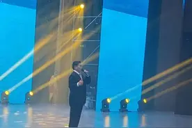 朱善阔发布大衣哥演出视频疑似造假，经纪人回应称不是最新的视频图片