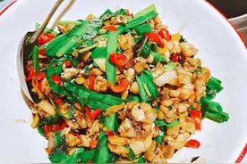 女儿生日下馆子吃饭，5个菜花费86元，网友：没蛋糕，不愧是亲妈图片