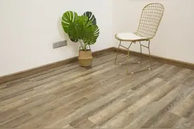 为何许多人不再铺木地板，而是选择SPC地板，耐磨更环保图片