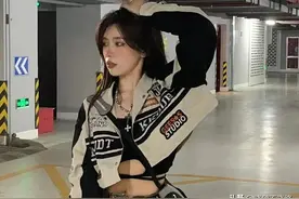 最近火了一件外套叫：“机车服”，时髦又吸睛，明星潮人都上头了图片