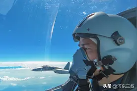两天40架次，中美战机台海惊险交锋，歼10机群逼退B52战略轰炸机图片