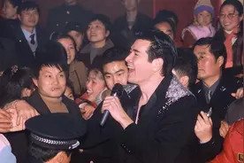 费翔：袁泉唯一偶像，宣称一辈子不结婚，曾被封杀14年图片