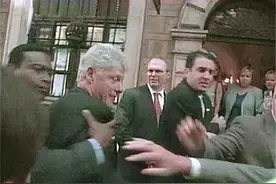 98年克林顿访华，中国女保镖李克男，曾保护过总统图片