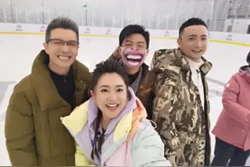 央视主持人齐滑雪！朱广权幼稚捏撒贝宁耳朵，美女记者罗平章也在图片