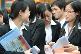 做家长注意！尽量别让儿女碰这“3种”工作，会影响到他们发展！图片