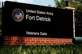 美军在国外搞秘密生物试验，拿活人血液当样本，抓走三条疯狗图片