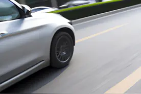 拿到驾照当天就可以立即开车吗？图片