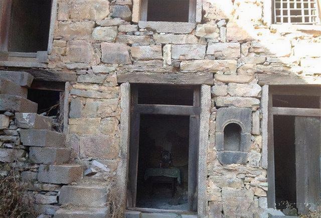 主播夜黑风高闯进村子,晚上又报警求救