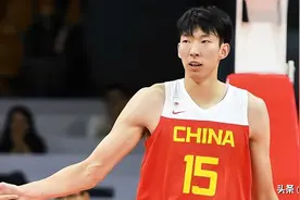 悲壮!周琦从澳洲飞雅加达驰援国家队,候机时身体仍不舒服不时咳嗽图片