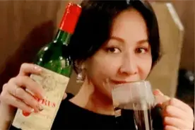 5位被誉为“酒鬼”女星，那英将林志玲喝进医院，小s醉酒见人就亲图片