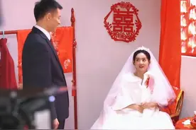 赵丽颖农村婚礼曝光，两套婚服、露天婚席，连“婚闹”都安排上了图片