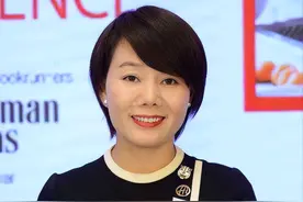 海底捞第一位女服务员杨丽娟：小学学历，17岁入职40岁身价超30亿图片