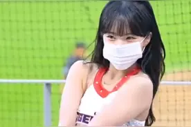 世界杯韩国啦啦队靠美貌为国长脸！队长穿露脐装跳热舞，身材超辣图片