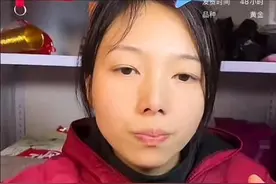 重庆带俩娃摆摊宝妈最新后续：已关闭所有捐款通道，政府已在协助图片