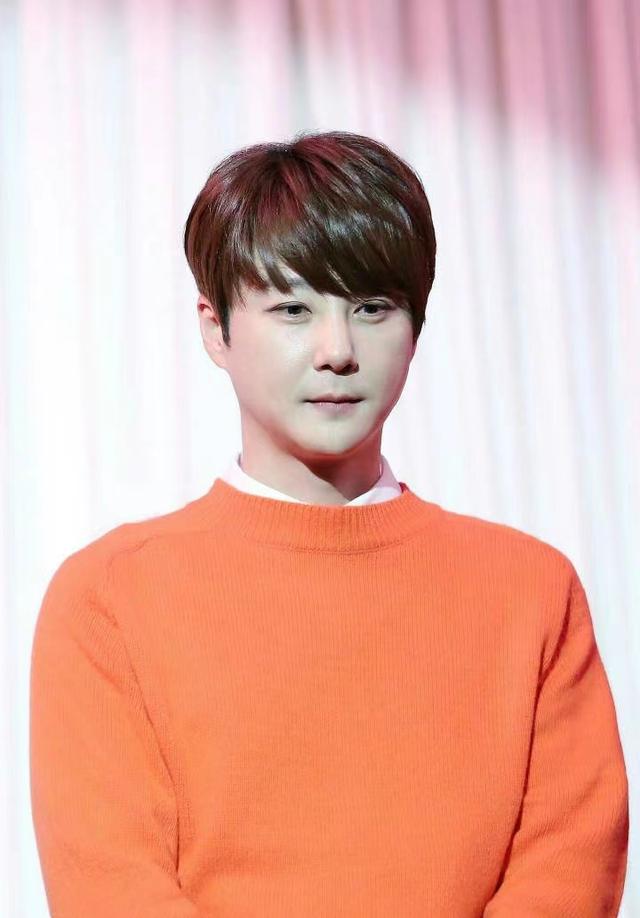 涉嫌酒驾盗窃车辆,车停路中间睡觉拒绝酒精测试