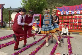 “五一”假期广西高速公路服务区刮起“创意风”图片