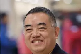 湖北荆州5人闯荡广东深圳东莞，登上富豪榜，2个打工妹当起老板娘图片