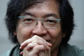 香港知名导演罗启锐病逝：岁月偷去了人生，但偷不走他的电影图片