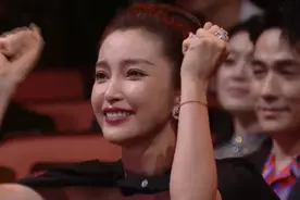 电影之夜内场座位暴露咖位！刘亦菲前排被嘲，朱一龙李易峰退后方图片