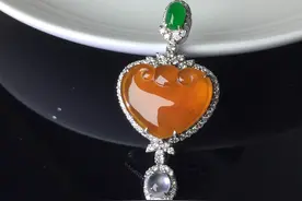 “万翠易得，一翡难求”，红翡要比绿翡贵吗？图片