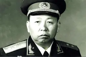 资历堪比大将的詹才芳，为何仅位列中将？罪魁祸首是一根香烟图片