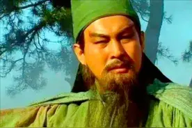 我国四大名著的内容背景年代不同，却同时提及一人，他到底是谁？图片