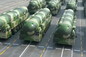 一旦爆发三战，中国东风导弹的储量到底够不够用？看完就明白了图片