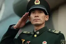 兵王芮银超：初中学历拒40万年薪,叫板外国专家,部队为他两改编制图片