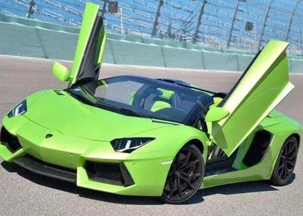 全屏超高清的超跑豪车壁纸 .欣赏一下 ！#创作灵感