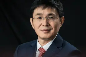 专访隆基绿能董事长钟宝申：经营模式没有优劣，关键是要领先｜独家图片