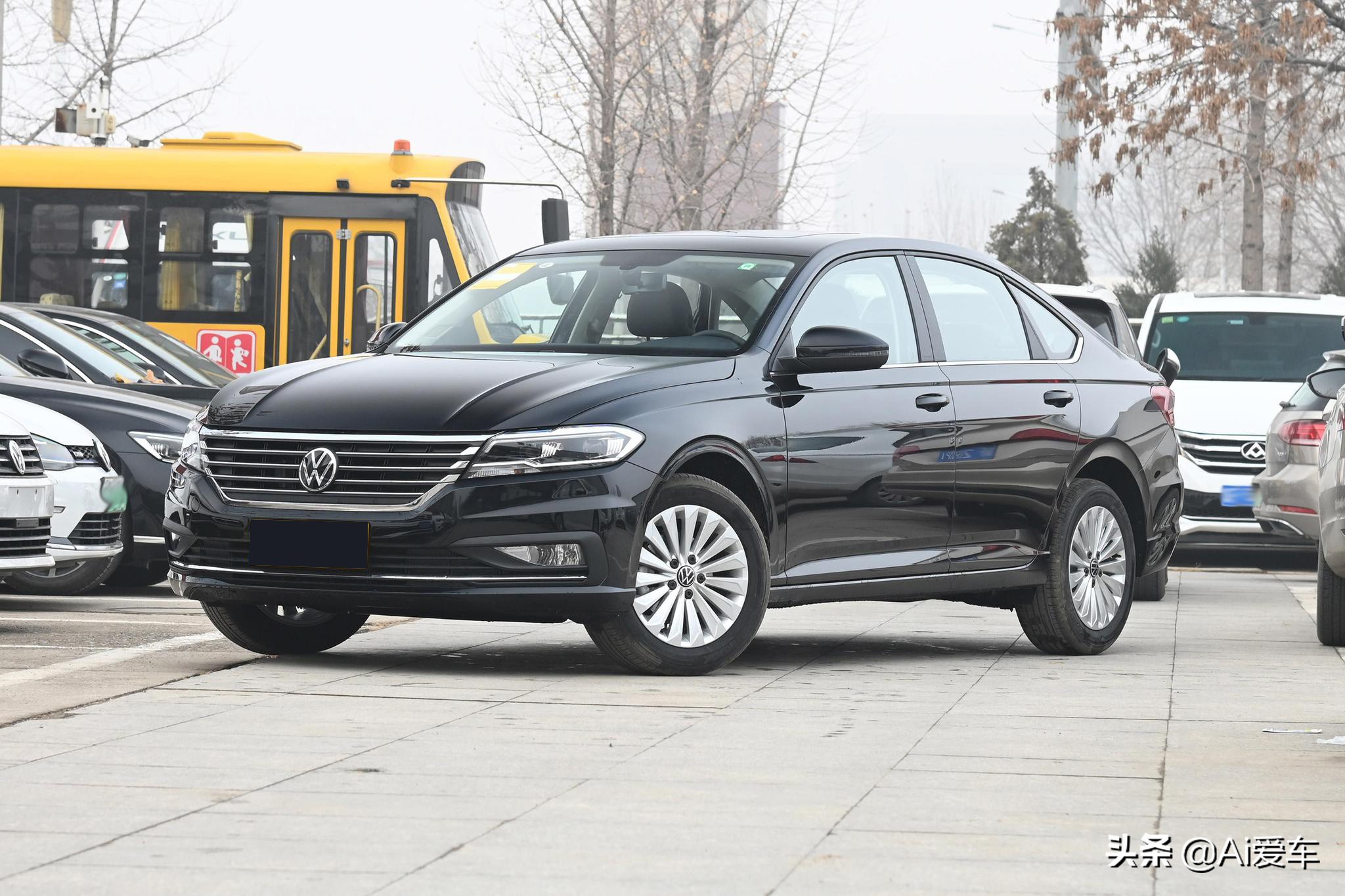 大众朗逸紧凑型轿车评测_大众朗逸车质量怎么样_大众朗逸2022款1.5L自动视野版