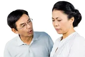 54岁大妈：让相亲男帮我还20000赌债我就嫁给他，这很过分吗？图片